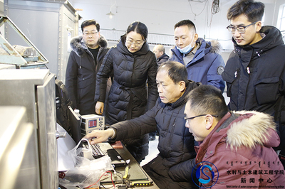 我院與內(nèi)蒙古自治區(qū)水利水電勘測(cè)設(shè)計(jì)院合作開展&ldquo;泄水建筑物事故閘門不同底緣型式的水動(dòng)力特性研究&rdquo;水工模型試驗(yàn)課題研究